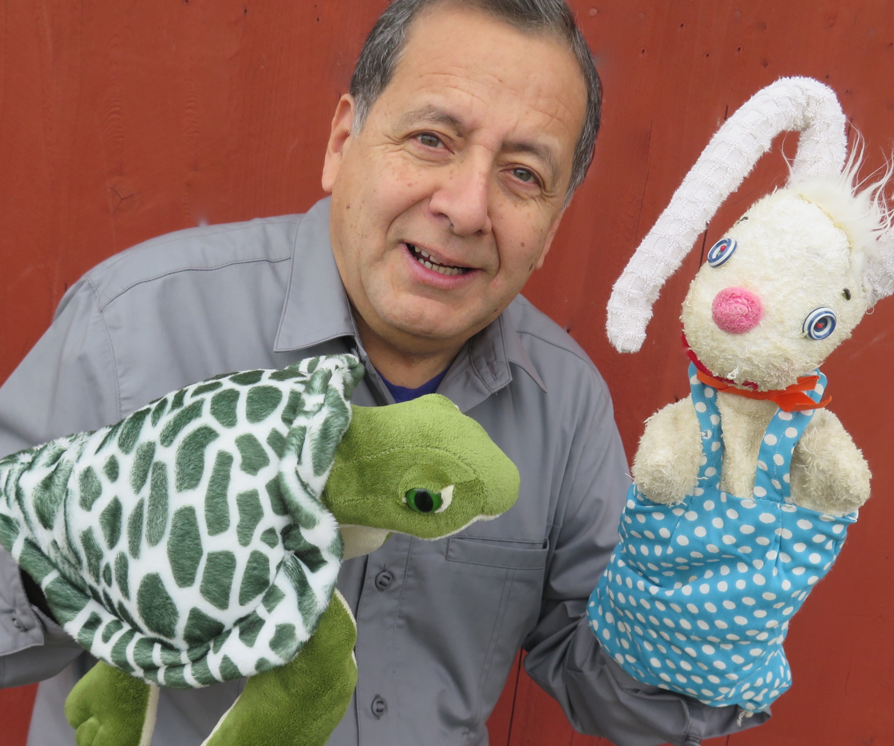 Joe Leon's Caterpillar Puppets @ Pickleweed Library. | San Rafael | California | United States